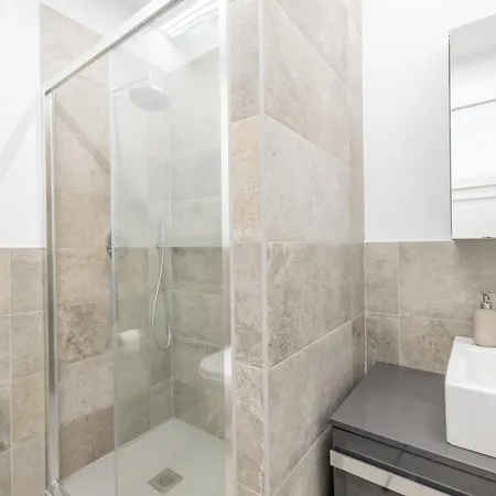 Апартаменти Five Minutes Walk By Wonderful Italy Санремо